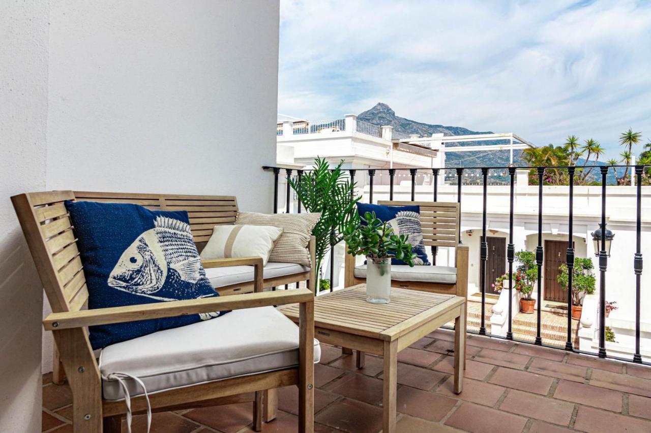Captivating Coastal Townhouse In Aloha Pueblo With Amazing Mountain Views