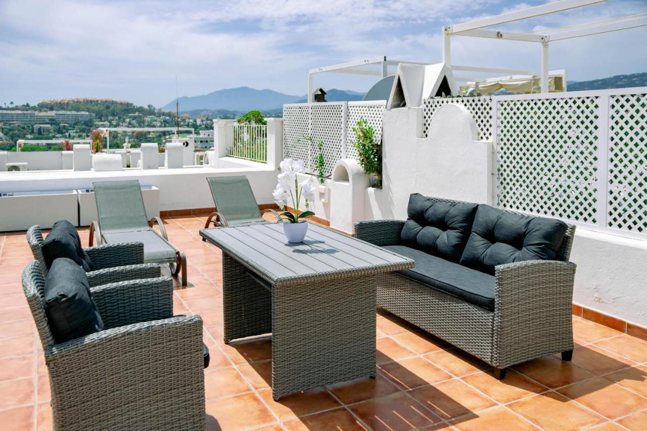 Captivating Coastal Townhouse In Aloha Pueblo With Amazing Mountain Views Marbella