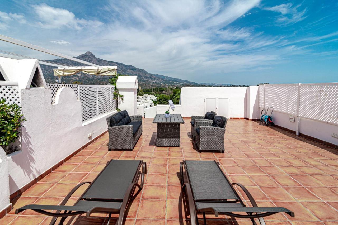 Captivating Coastal Townhouse In Aloha Pueblo With Amazing Mountain Views Marbella
