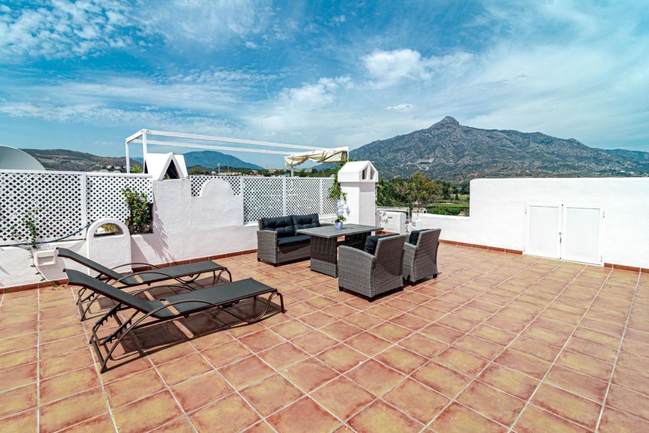 Captivating Coastal Townhouse In Aloha Pueblo With Amazing Mountain Views Holiday home